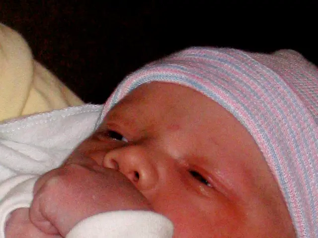 Symptoms, remedies, and consultation guidelines for Newborn Temperature Escalation