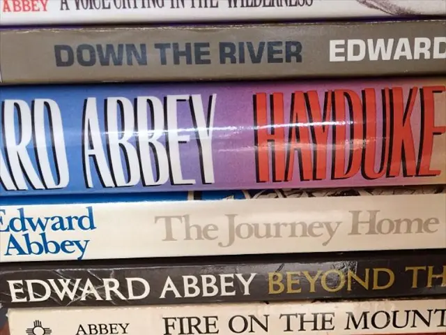 Learning Materials to Exceed Knowledge Gained from Traditional University Education: 5 Resources