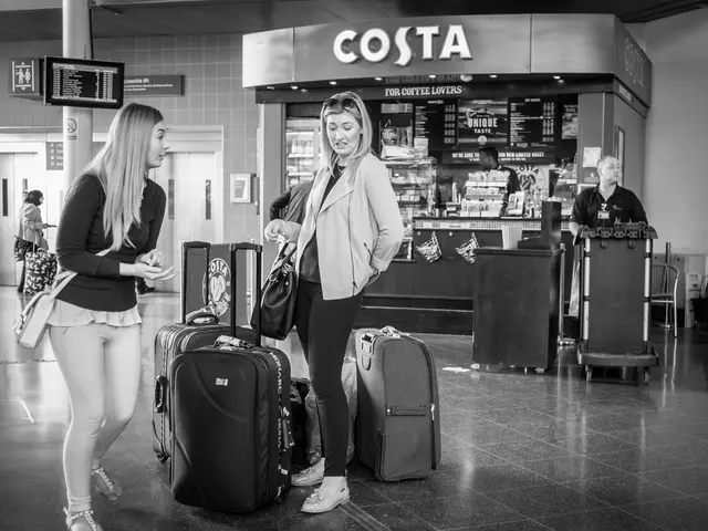 Fresh recruits commence their customs job at Schweinfurt's principal office: 23 young faces kick...